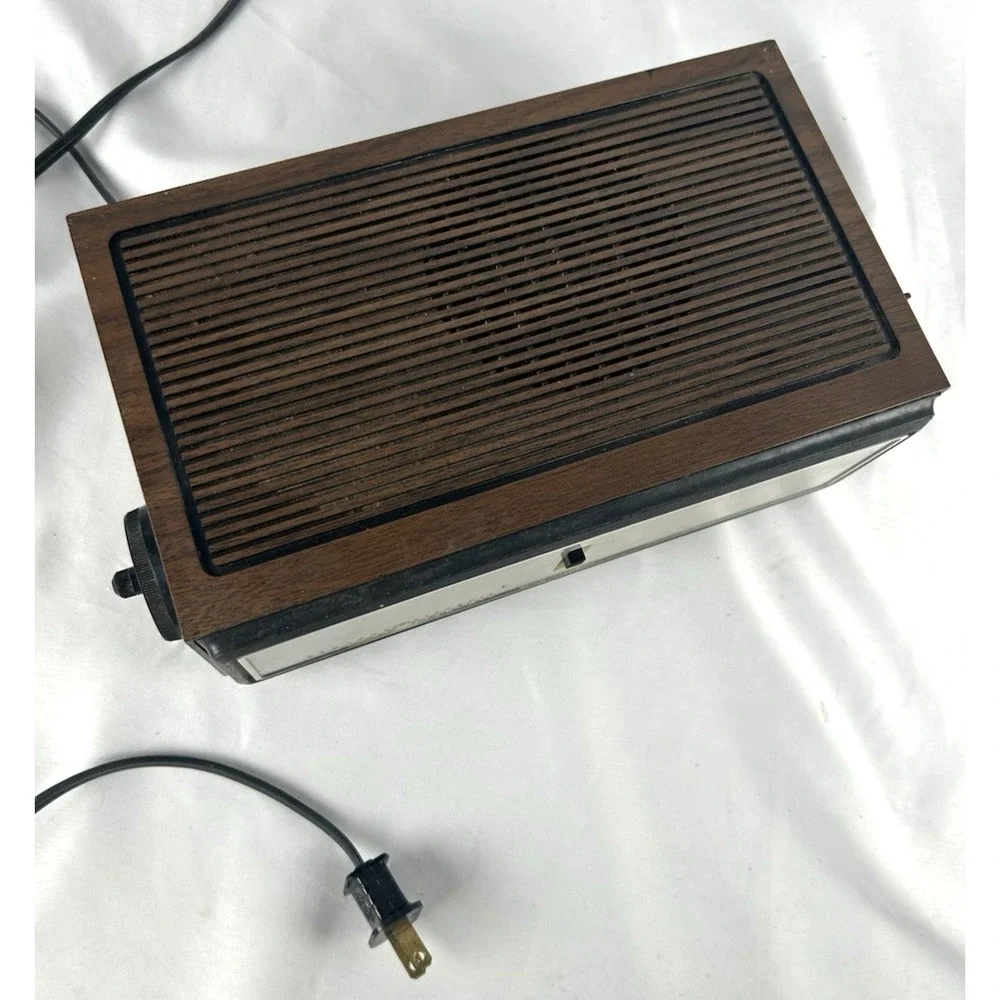 Vintage General Electric GE 7-4300F Flip Alarm Clock Radio CLOCK DOESN'T WORK